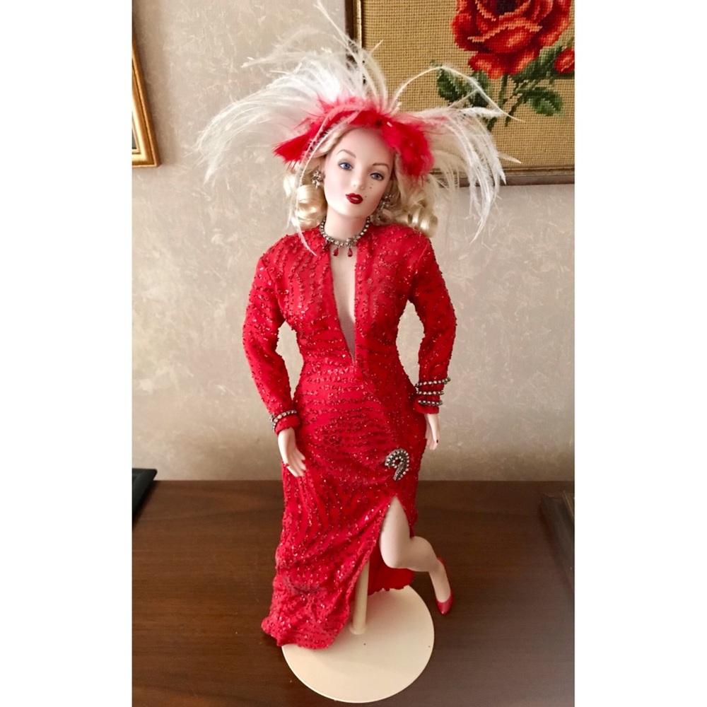 Rare Marilyn Monroe Porcelain, 20” Tall!